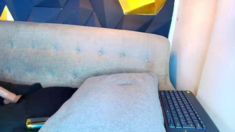 Snapshot of riley_reid_19 chatting on October 1, 7:57 pm kamila online show from October 1, 7:57 pm