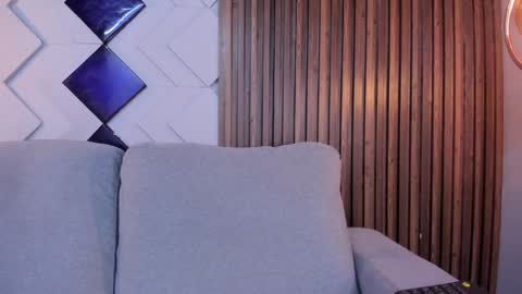 Snapshot of riley_reid_19 chatting on January 24, 5:11 pm kamila online show from January 24, 5:11 pm