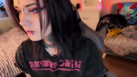   DianaBrite            fansl y online show from November 19, 1:21 pm