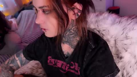   DianaBrite            fansl y online show from December 21, 12:22 pm