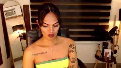 riri online show from November 19, 12:15 pm