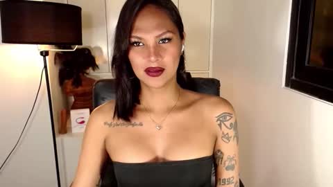 riri online show from February 23, 9:55 am