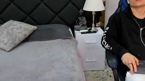 Roan Birkin online show from March 23, 7:19 pm