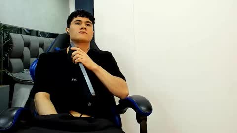 Roan Birkin online show from October 26, 9:25 pm