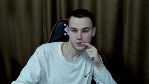 robert10211 online show from January 11, 12:50 pm