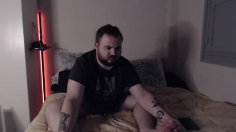 Robin online show from December 4, 12:43 am