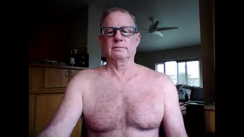 robo0000 online show from March 3, 7:32 pm