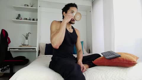 roby_millerr online show from October 25, 10:21 pm