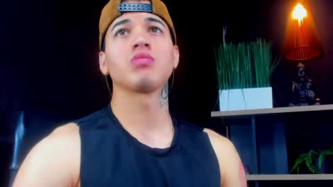 rocco_santos online show from April 21, 6:26 pm