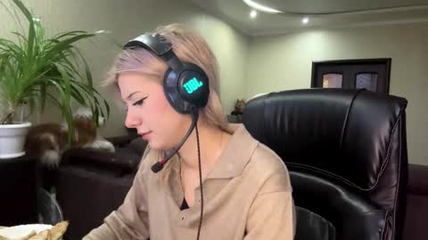 Anny online show from February 2, 10:55 am