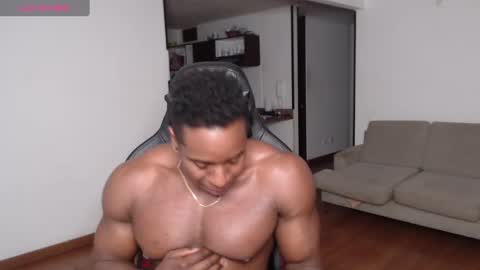 Snapshot of rogger_physique chatting on February 28, 5:59 am Rogger online show from February 28, 5:59 am