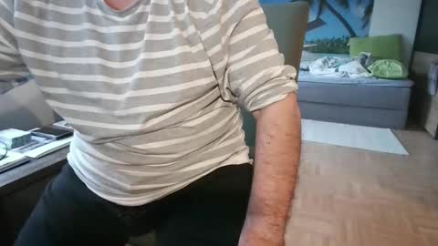 rolandloser1000 online show from November 10, 8:17 am