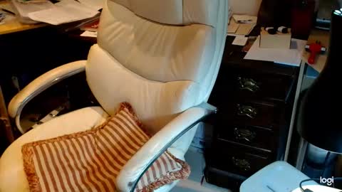 rolydawe online show from March 5, 6:50 pm