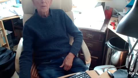 Snapshot of rolydawe chatting on October 7, 10:11 am rolydawe online show from October 7, 10:11 am