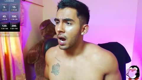 Snapshot of romanpearce_ chatting on February 11, 7:59 pm Roman online show from February 11, 7:59 pm