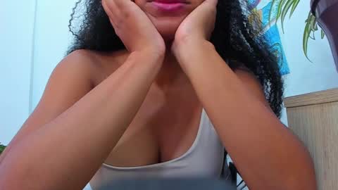 Snapshot of romantic_stargirl chatting on March 7, 3:49 pm Is A Belle online show from March 7, 3:49 pm