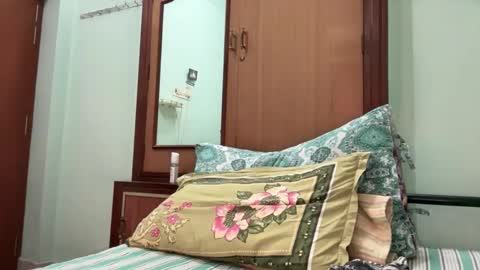 Romeo Sam online show from February 3, 7:35 am