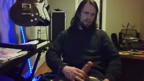 ronniejohnston13 online show from December 18, 5:03 am