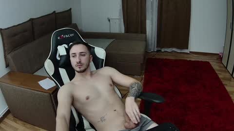 Snapshot of room4all chatting on January 28, 12:15 am ionut online show from January 28, 12:15 am