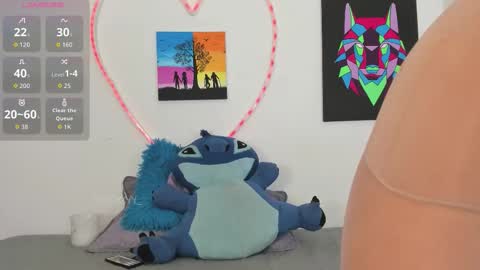 Snapshot of rooxxyy_ chatting on October 19, 11:31 pm    online show from October 19, 11:31 pm