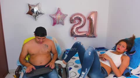 Snapshot of rooxxyy_ chatting on January 11, 11:46 pm    online show from January 11, 11:46 pm