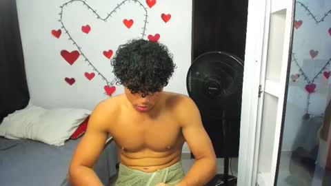 rory_peters_ online show from February 16, 6:50 pm