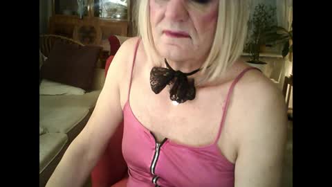 Snapshot of rosa_teevee chatting on February 8, 9:57 pm Tina online show from February 8, 9:57 pm