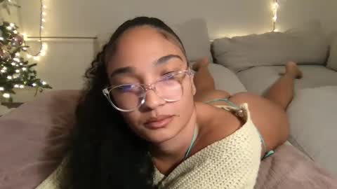 Rosalina online show from December 1, 6:44 am