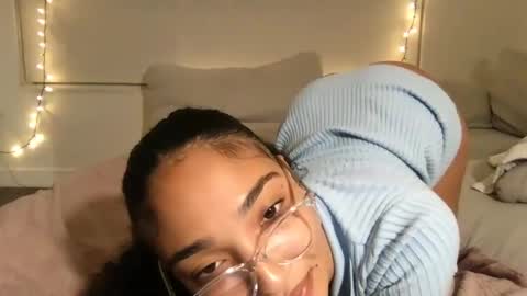 Rosalina online show from November 9, 6:06 am