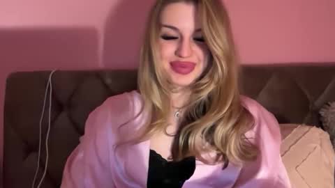 Rosalina online show from April 13, 7:51 pm