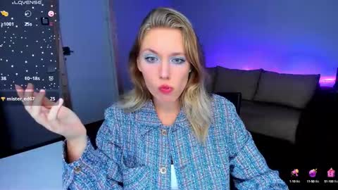 Snapshot of rose_brooks chatting on October 12, 8:21 pm Rose but u can call me princess online show from October 12, 8:21 pm