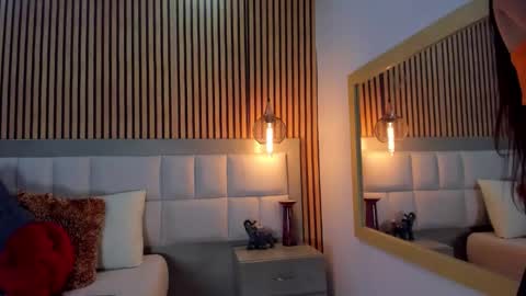 roseaurora online show from January 14, 1:41 pm