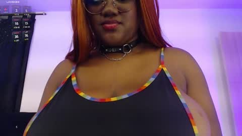 Snapshot of rosebeckers7 chatting on October 17, 4:38 am Your girl Rose  6k of followers online show from October 17, 4:38 am