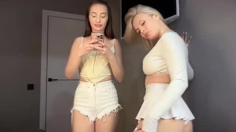 Sophie and Sarah online show from February 15, 7:12 pm