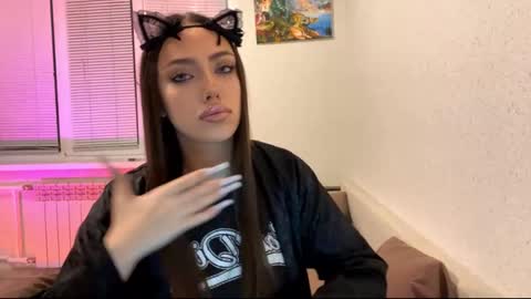 Mimi online show from November 28, 3:19 pm