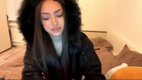 Mimi online show from November 26, 2:58 pm