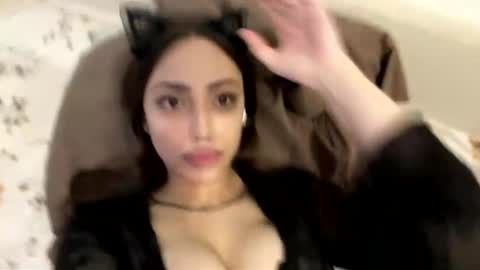 Mimi online show from April 8, 3:48 pm