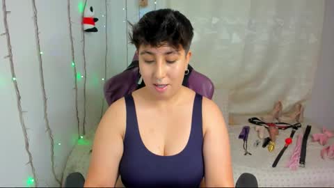 ROSSE DEMOND  online show from March 17, 9:42 pm