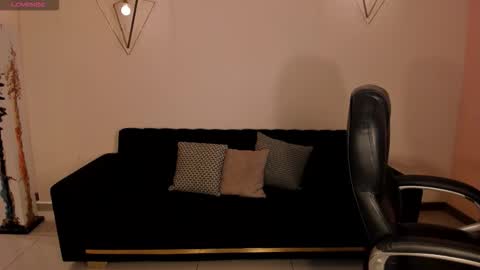 Rossie Rivers online show from February 14, 12:30 pm