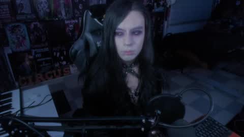 Snapshot of rotten_dreams chatting on February 17, 11:43 pm rot online show from February 17, 11:43 pm