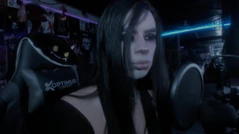 Snapshot of rotten_dreams chatting on February 23, 9:48 pm rot online show from February 23, 9:48 pm