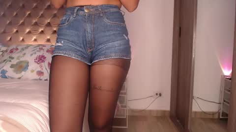 Rouss marie henao  online show from December 2, 1:42 pm