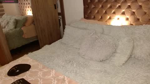 Rouss marie henao  online show from March 9, 1:46 am