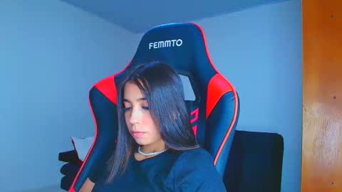 rousse_violet online show from December 1, 9:13 pm