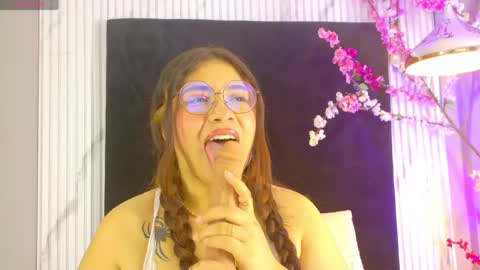 rouxinferno_cr online show from May 30, 4:44 am
