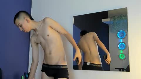 Rowan online show from November 27, 8:27 pm