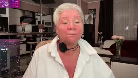 Roxana online show from March 6, 5:00 pm