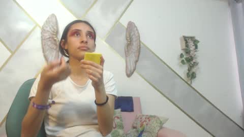 Snapshot of roxana_cyrano chatting on December 5, 8:06 pm online show from December 5, 8:06 pm
