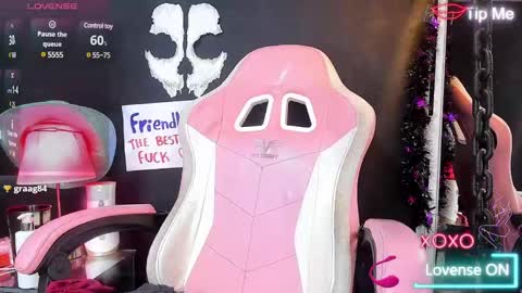 Roxane  online show from March 7, 1:07 pm