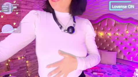 roxanne_han online show from December 19, 12:00 pm